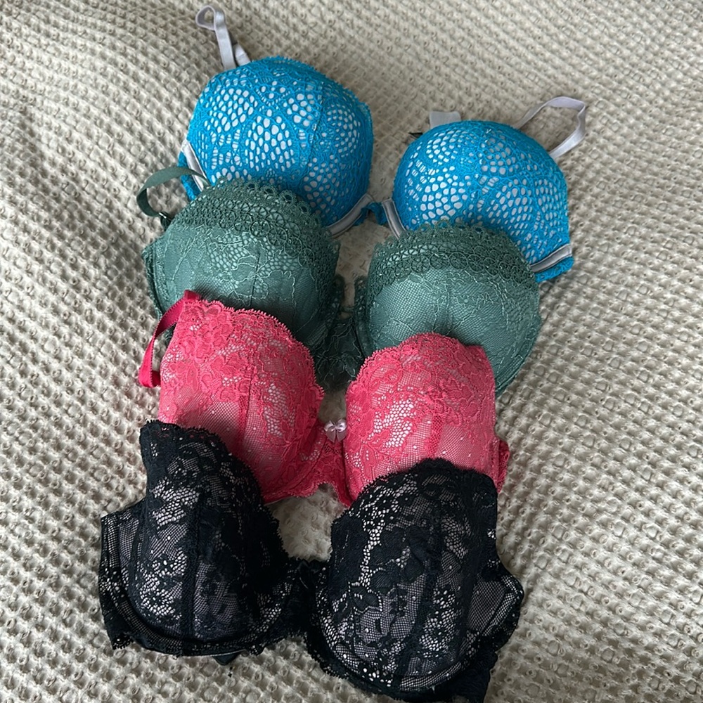 VS - 4 Total Included (not sold separate), ALL 32D